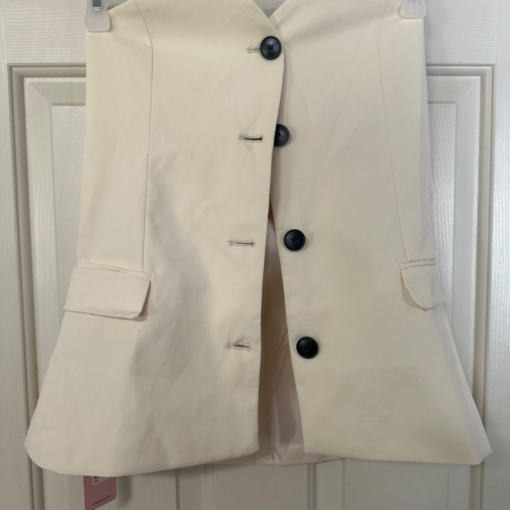 Commense Cream Strapless Button-Up Top - Picture 4 of 6